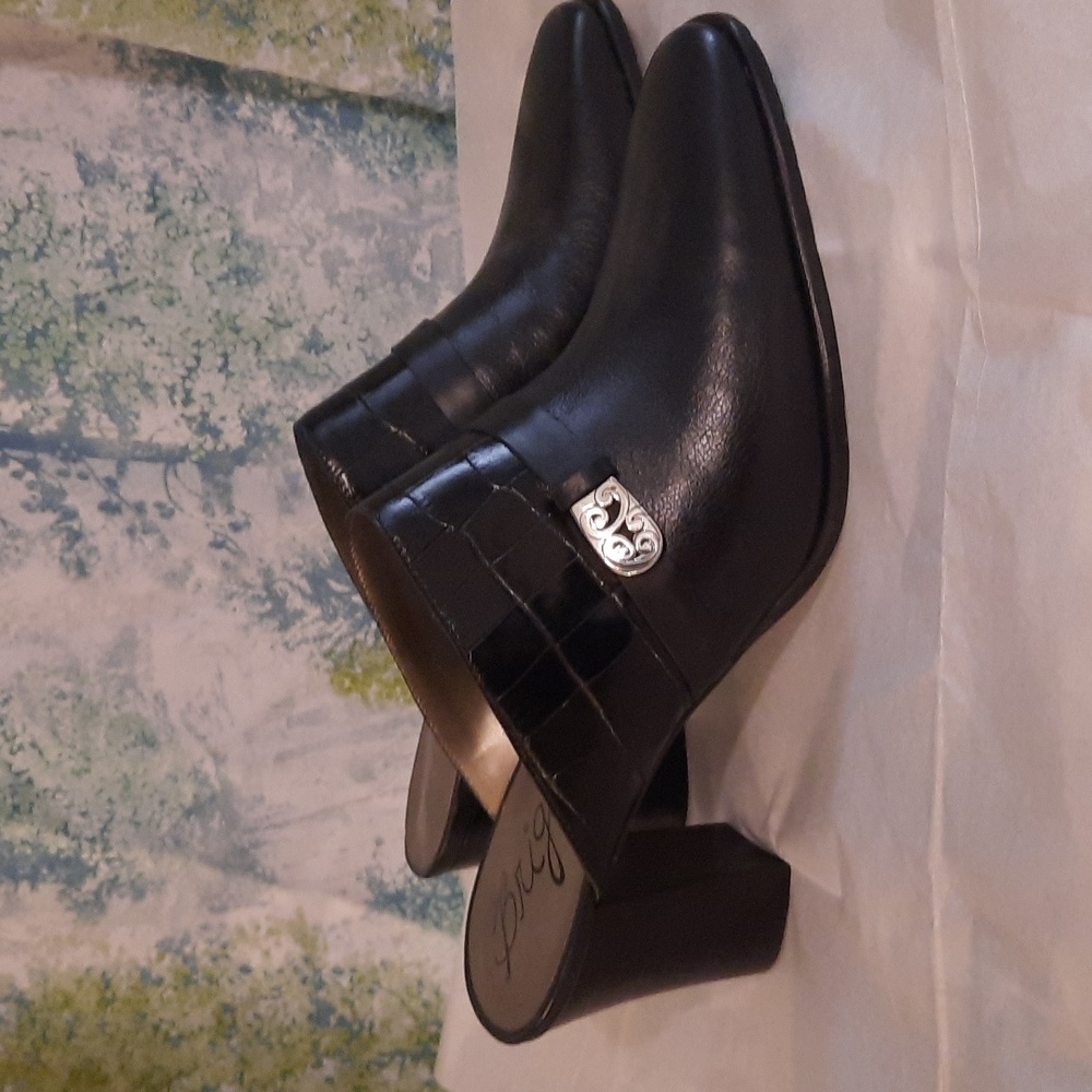 Vintage Brighton 3 inch heal clog style shoe